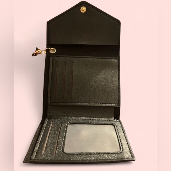 🎀 Hello Kitty Black Mini Wallet w/ Pink Charm Drink Keychain - NEW 🎀 - Picture 3 of 4